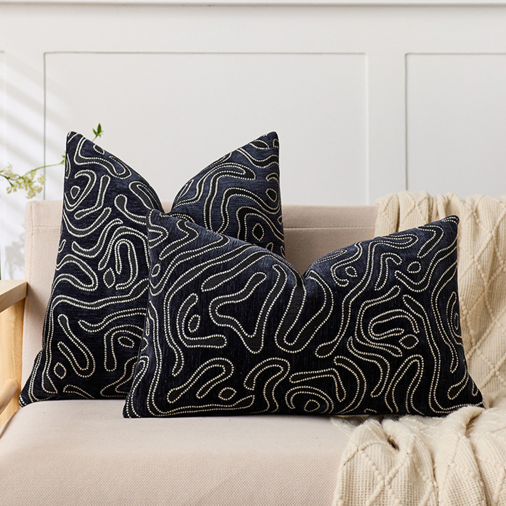 Dekokissen mit Chenille-Kissen und Tiermotiv